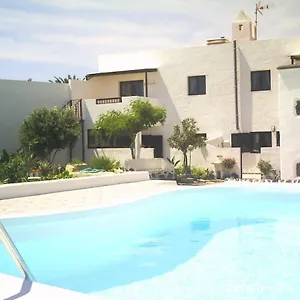 https://casa-gabo-mala-lanzarote-norte.in-canary-islands.com